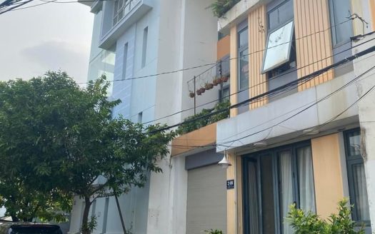 Nhà đẹp Quận 2, mặt tiền 7,6m, đường 8m, 3 lầu BTCT kiên cố cực đẹp