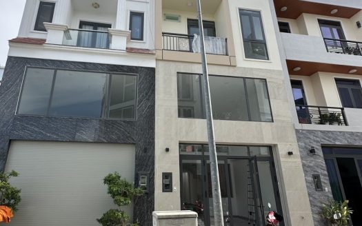 Nhà phố Quận 2, 4 tầng, 320m2 sử dụng, hẻm xe hơi 7m, giá 9,9 tỷ TL